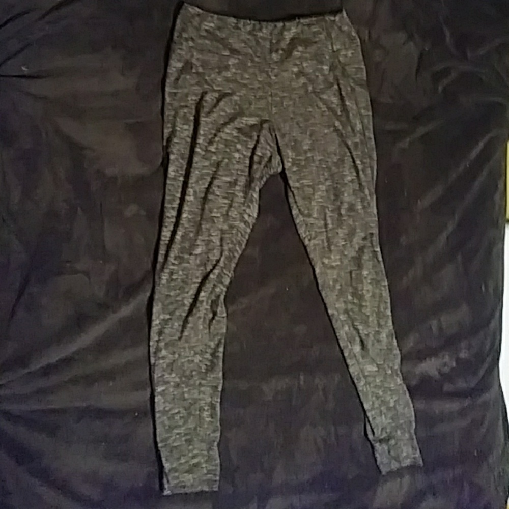 Black and gray workout pants strechie
